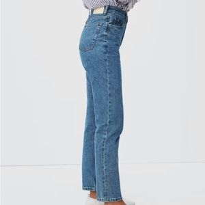 Everlane 90’s Cheeky Jean Size 28 vintage light blue